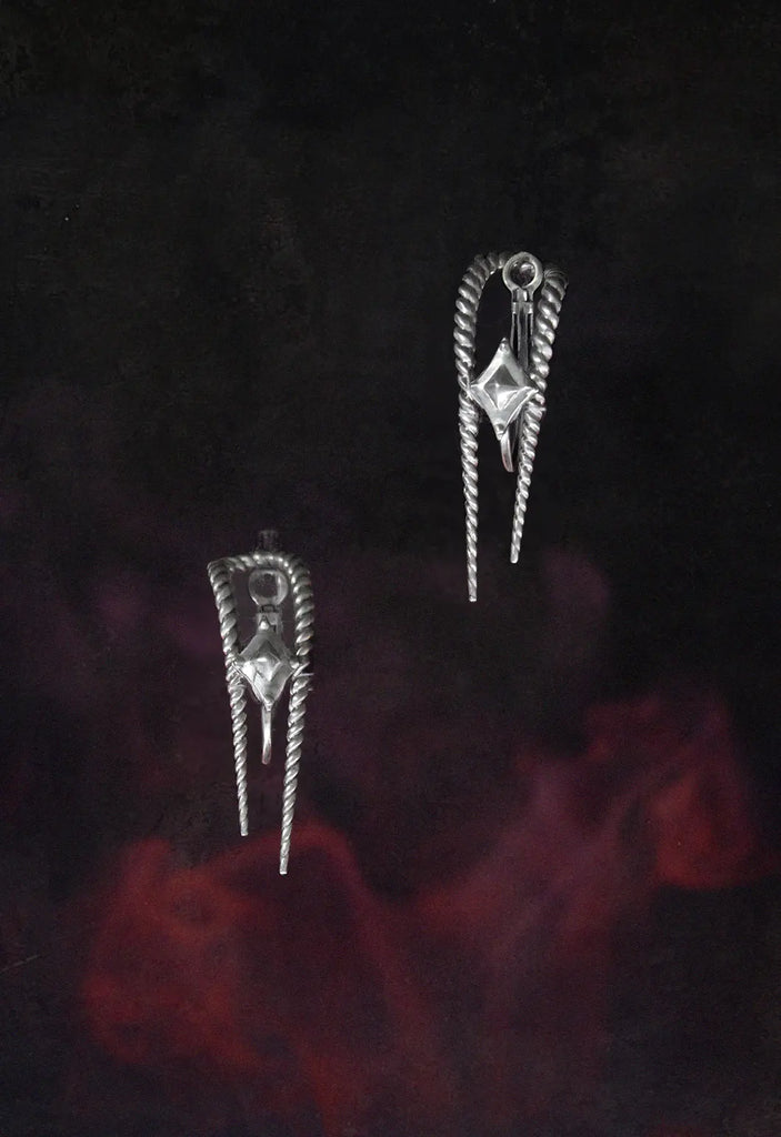 Death Rattle Ear cuff