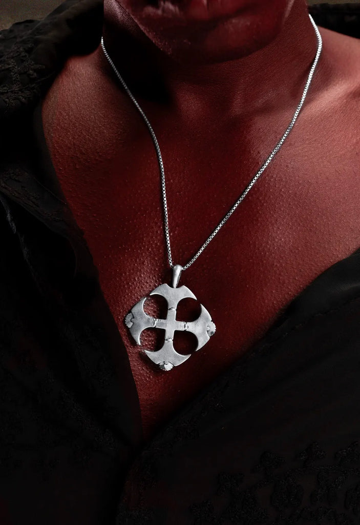 Aatank Neckpiece