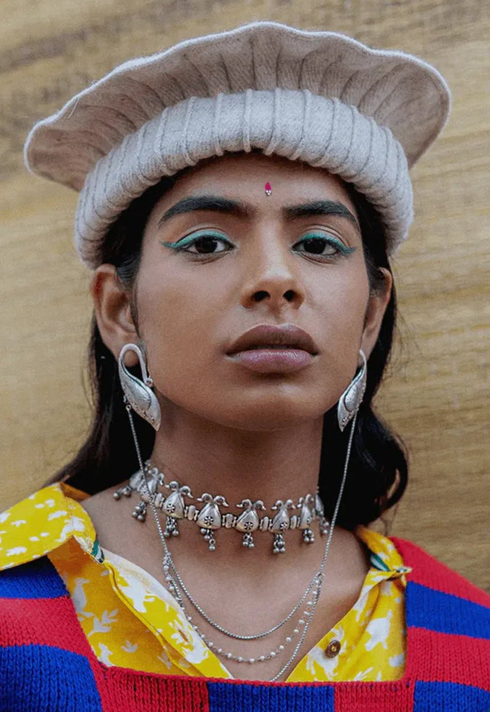 Azad | Liens d'oreille