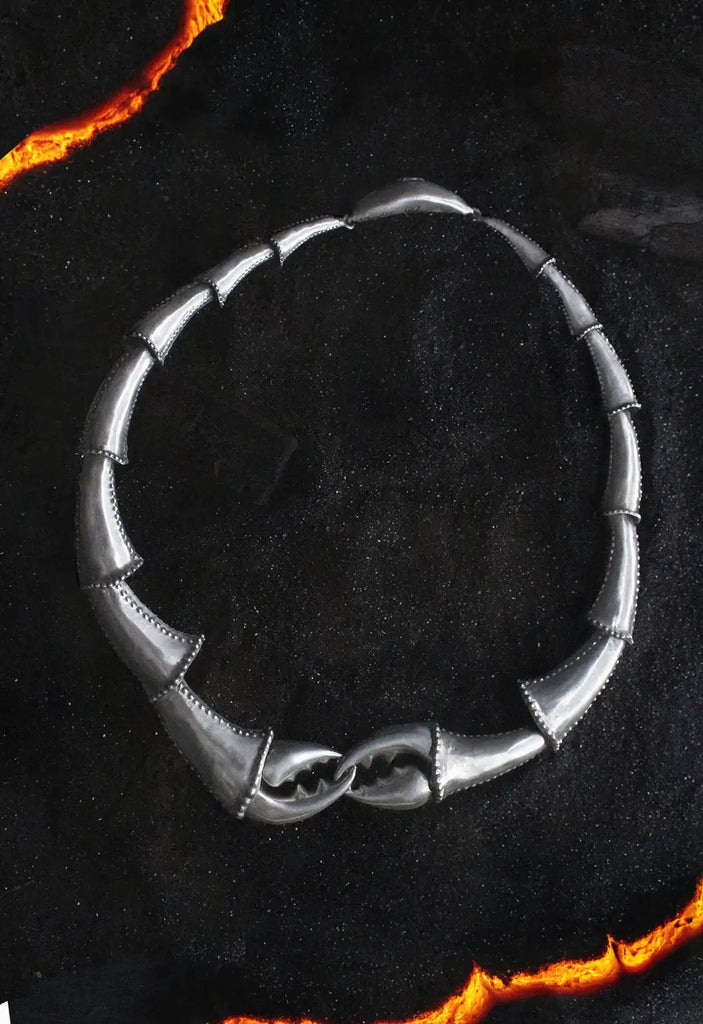 Claw-sterpobic Neckpiece