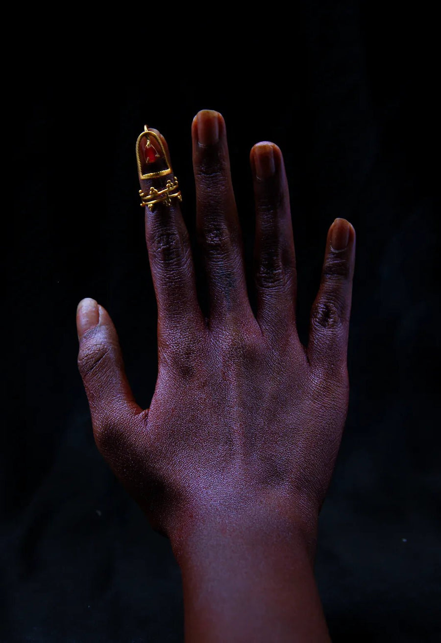 Dame in 18-carat gold plating on sterling silver, product photo on black – nail rings, Bhavya Ramesh