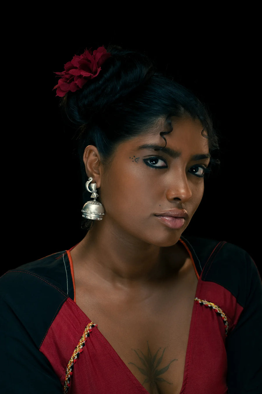 Dera Earrings in 925 sterling silver, worn by a model – earrings, Bhavya Ramesh