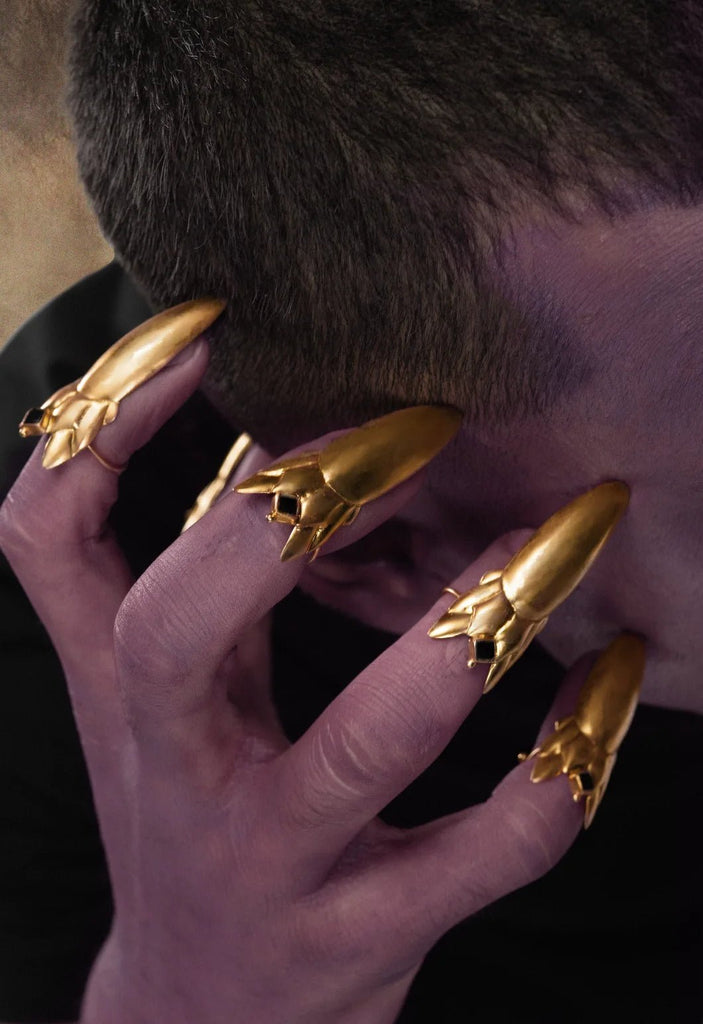 Bague à ongles poignard du diable