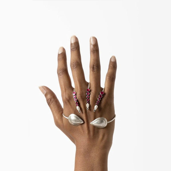 Her Highness Palm Cuff in 925 sterling silver, worn by a model – palm cuff, Bhavya Ramesh