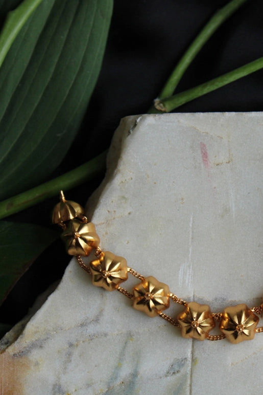 Levitate Choker