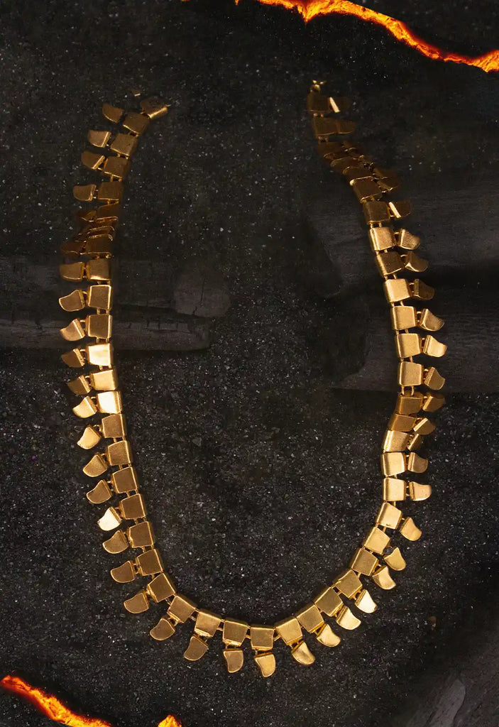 Restless Neckpiece