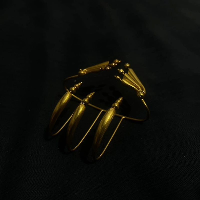 The Predator Palm Cuff