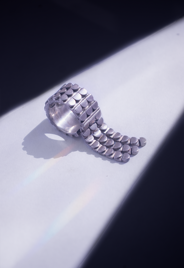 Slinkra Ring