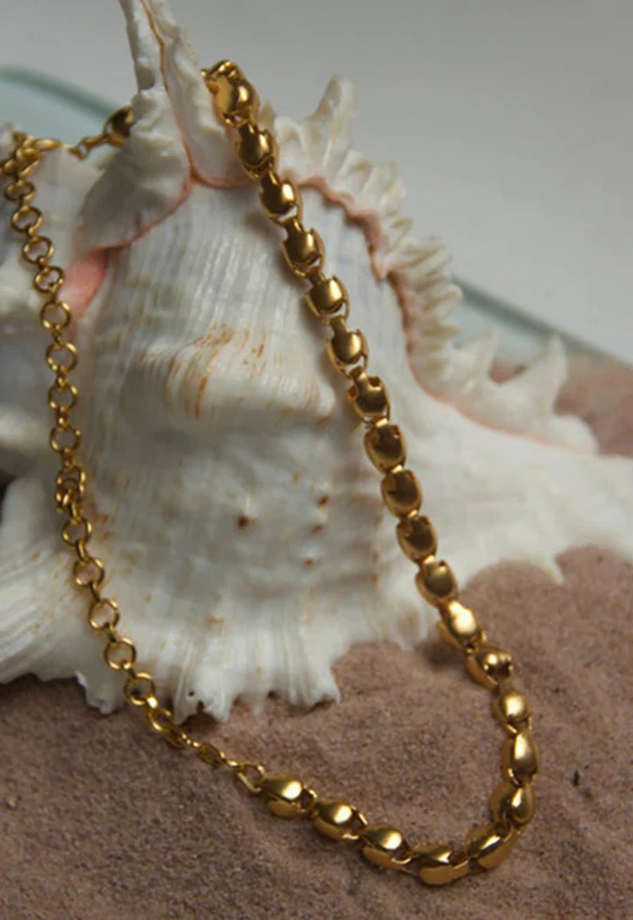Entwine Choker in 18-carat gold plating on sterling silver, worn by a model – neck pieces, Bhavya Ramesh
