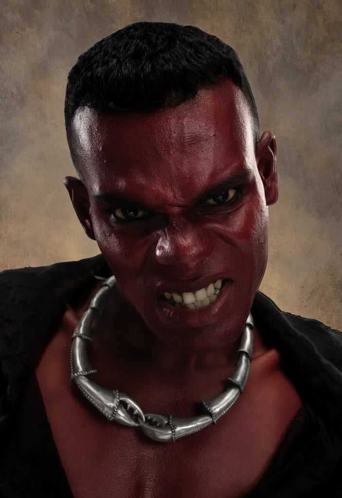 Claw-sterpobic Neckpiece