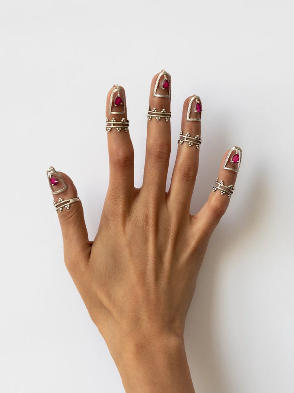 Dame in 925 sterling silver, worn by a model – nail rings, Bhavya Ramesh