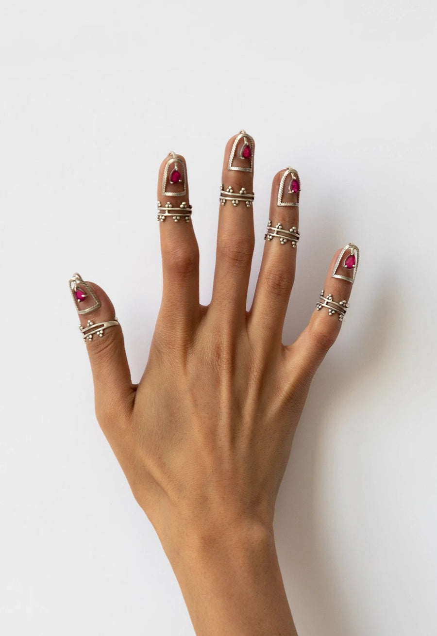 Dame in 925 sterling silver, worn by a model – nail rings, Bhavya Ramesh