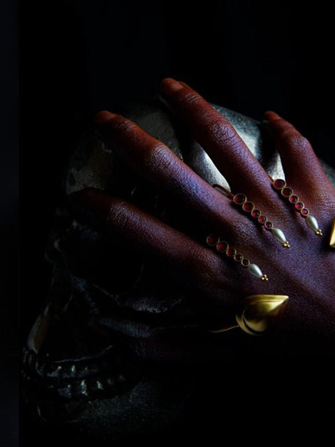 Her Highness Palm Cuff - gold
