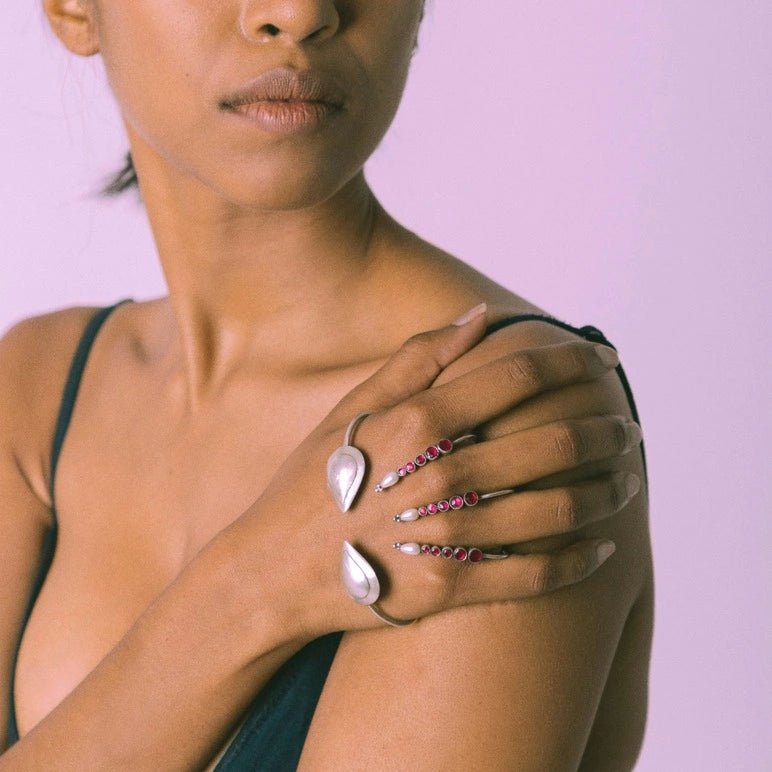 Her Highness Palm Cuff in 925 sterling silver, worn by a model – palm cuff, Bhavya Ramesh