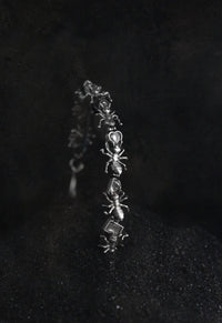 Bracelet Insidieux - Bhavya Ramesh