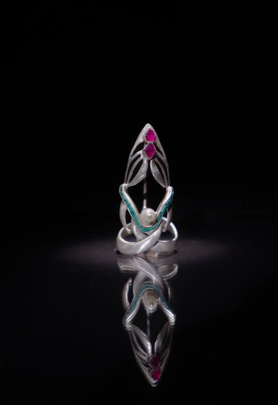 Khai in 925 sterling silver, product photo on black – nail rings, Bhavya Ramesh