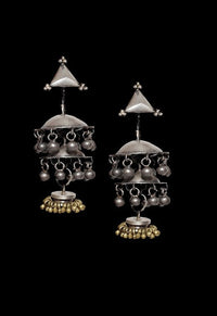 Couches de boucles d'oreilles auto