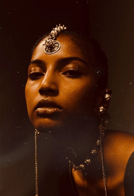 Levitate Maang Tika in 925 sterling silver, product photo on black – maang tika, Bhavya Ramesh