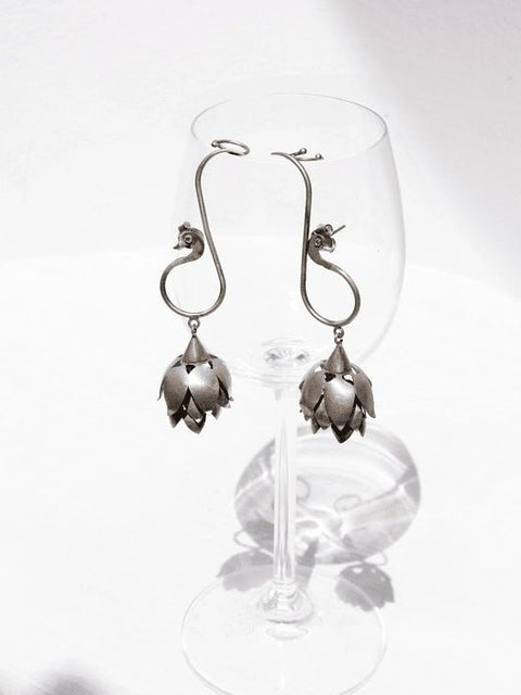 Lovers Earrings in 925 sterling silver, product photo on black – earrings, Bhavya Ramesh