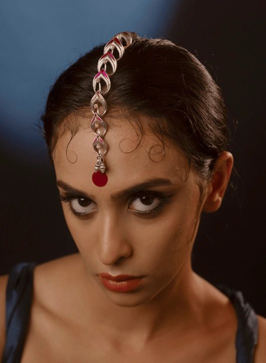 Modak Hairdrip in 925 sterling silver, worn by a model – maang tika, Bhavya Ramesh