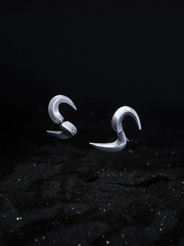 Serpa Earring in 925 sterling silver, product photo on black – earrings, Bhavya Ramesh