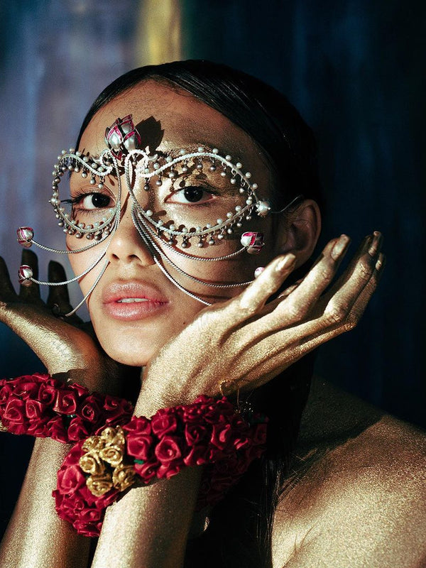 Face mask in sterling silver, worn by a model – face pieces, Bhavya Ramesh