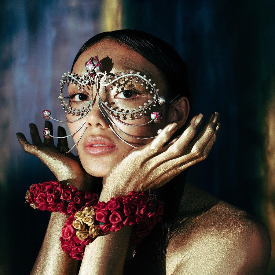 Face mask in sterling silver, worn by a model – face pieces, Bhavya Ramesh