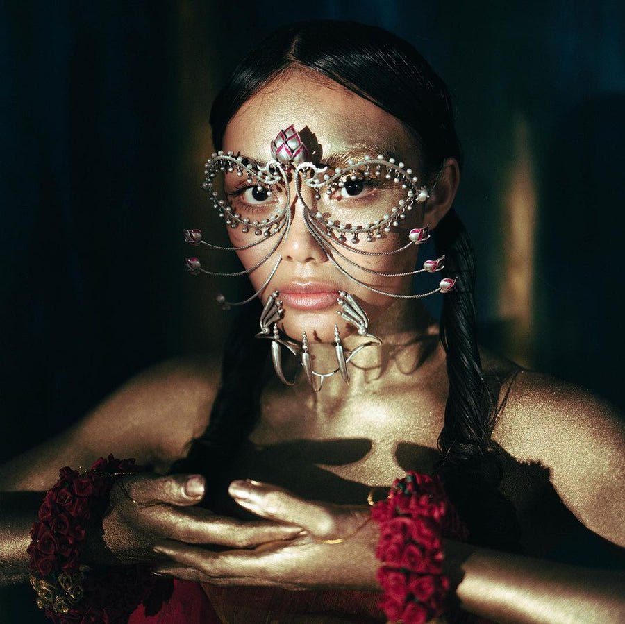 Face mask in 925 sterling silver, worn by a model – face pieces, Bhavya Ramesh